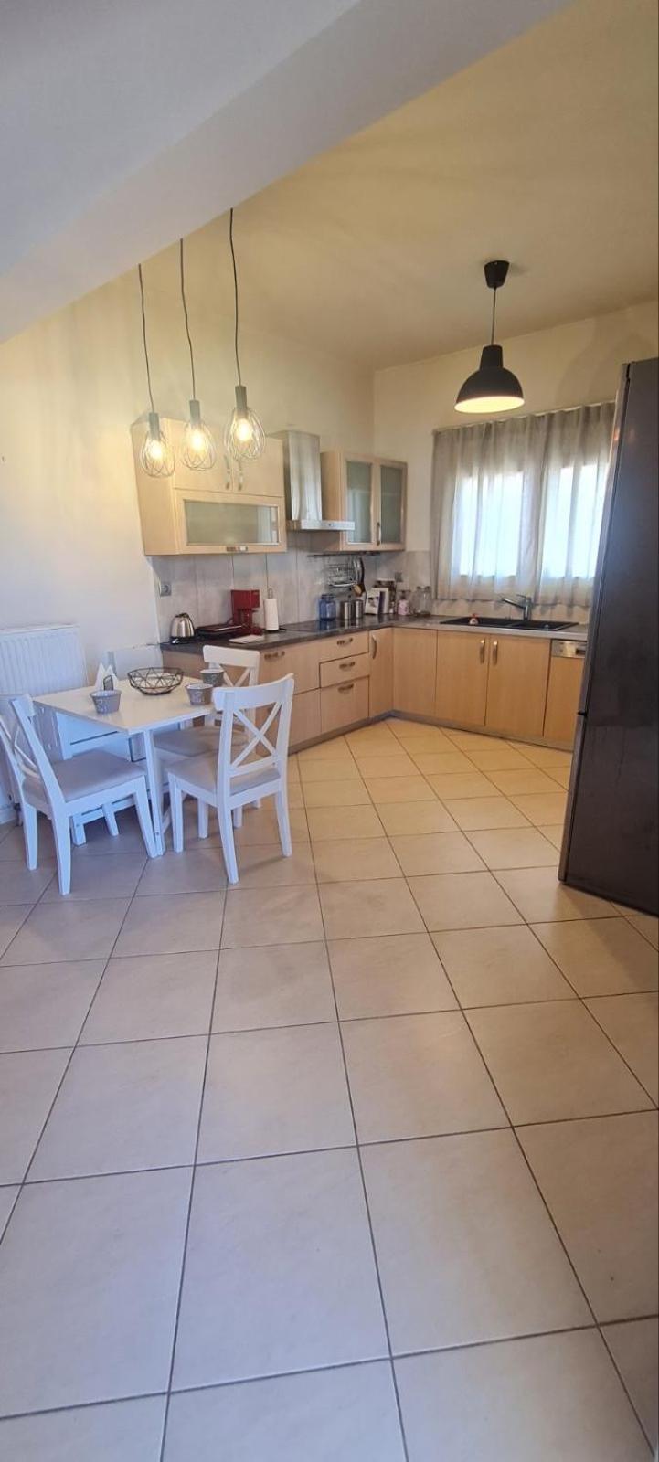 Eva's Corner House Artemi